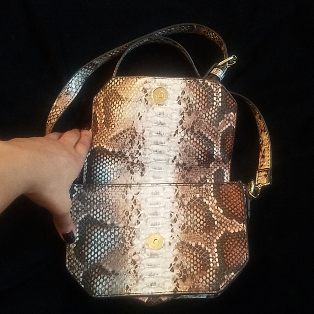 JustfabFAUX snakeskin crossbody with gold hardware - Picture 2 of 7